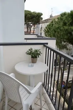 Classic Üç Kişilik Oda