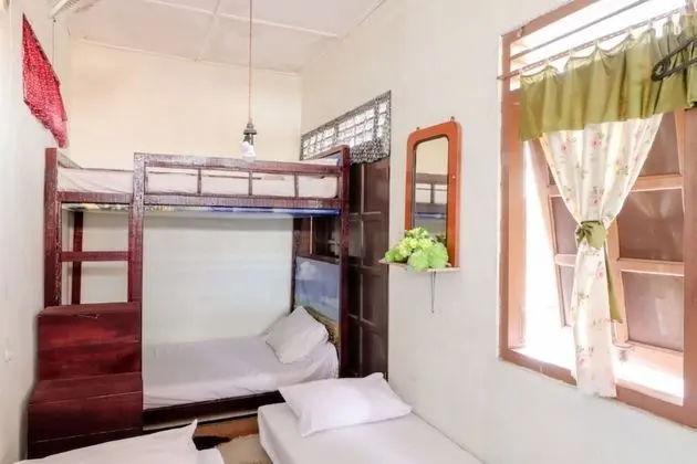 1 person in 6 Beds Male Dormitory