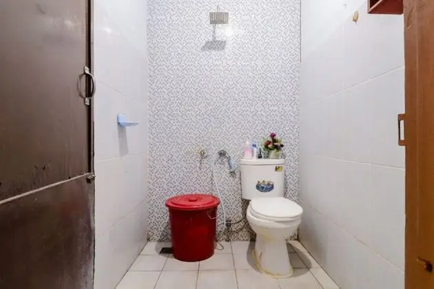 Deluxe Private Bathroom, Fan