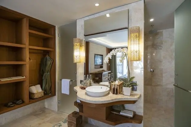 Büyük Yataklı Tek Kişilik Oda