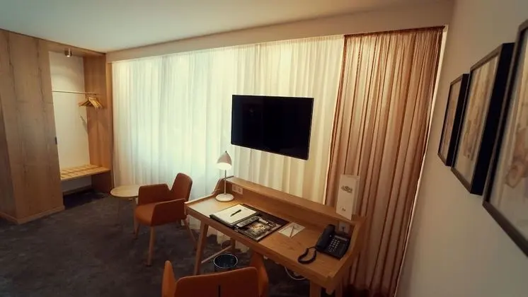 Deluxe Tek Büyük Yataklı Oda