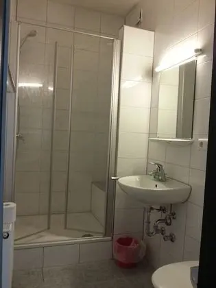 Üç Kişilik Oda