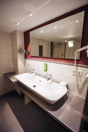 Tek Büyük Yataklı Oda, Balkon