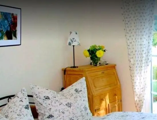 Büyük Yataklı Tek Kişilik Oda