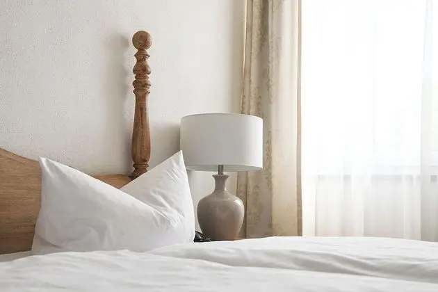 Büyük Yataklı Tek Kişilik Oda