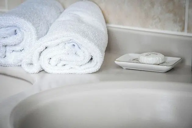 Büyük Yataklı Tek Kişilik Oda