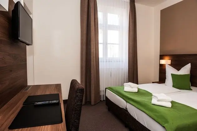 Comfort Tek Büyük Yataklı Oda