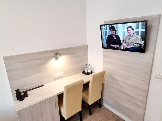İki Ayrı Yataklı Oda, Ortak Banyo