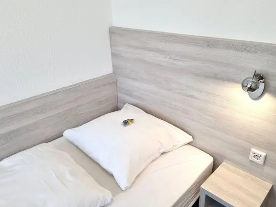 Tek Kişilik Oda, Ortak Banyo