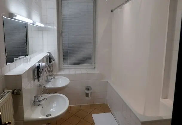 Tek Büyük veya İki Ayrı Yataklı Oda