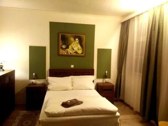 Büyük Yataklı Tek Kişilik Oda, Dağ Manzaralı