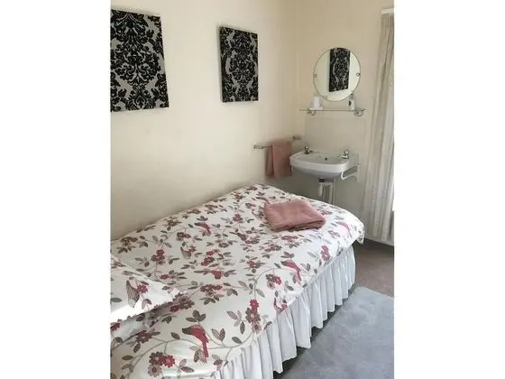 Tek Kişilik Oda, Ortak Banyo