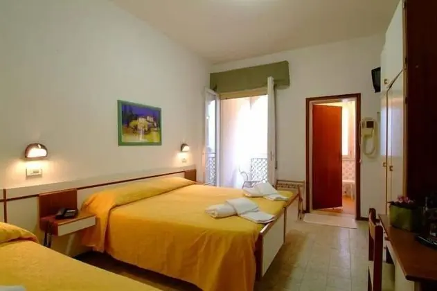 Classic Tek Büyük Yataklı Oda