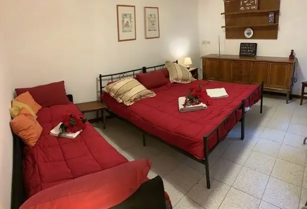 Üç Kişilik Oda, Ortak Banyo, Şehir Manzaralı