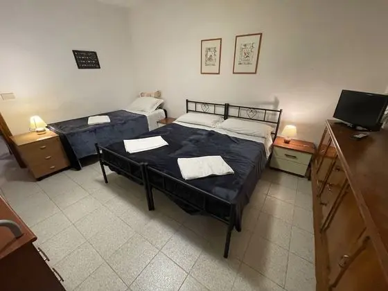 Üç Kişilik Oda, Ortak Banyo, Şehir Manzaralı