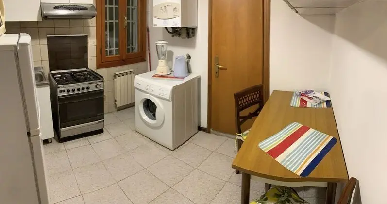 Üç Kişilik Oda, Ortak Banyo, Şehir Manzaralı