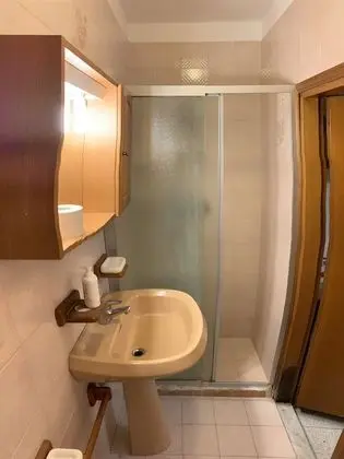Üç Kişilik Oda, Ortak Banyo, Şehir Manzaralı