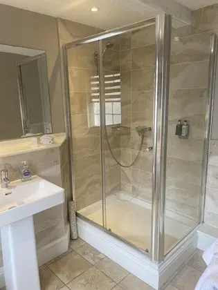 Standard Tek Büyük veya İki Ayrı Yataklı Oda, Banyolu/Duşlu (Room 3)