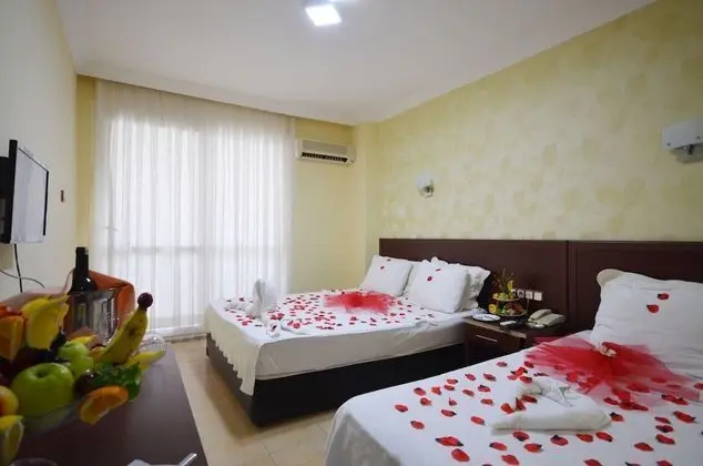 Üç Kişilik Oda