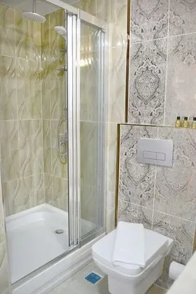 https://imagessl.etstur.com/files/images/hotelImages/TR/91151/l/Park-Admiral-Hotel-Oda-285525.jpg