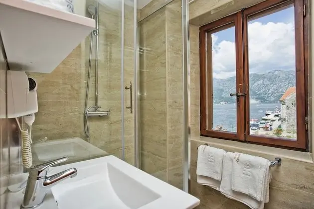 Deluxe Tek Büyük Yataklı Oda, Deniz Manzaralı