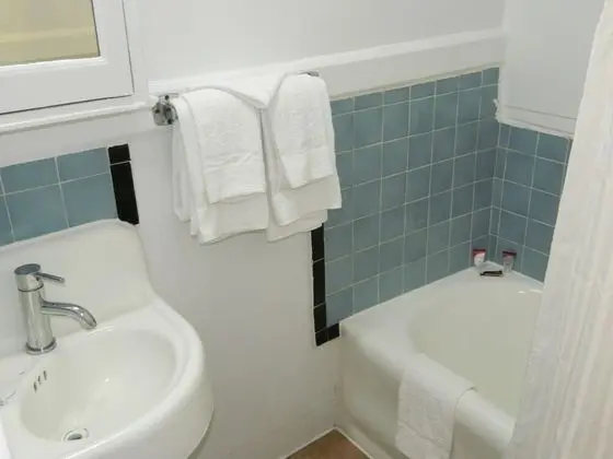 Standard Oda, 1 Büyük (Queen) Boy Yatak, Özel Banyo