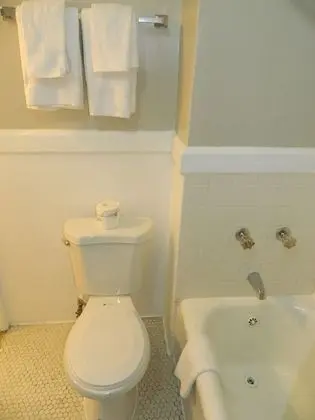 Standard Oda, 1 Büyük (Queen) Boy Yatak, Özel Banyo