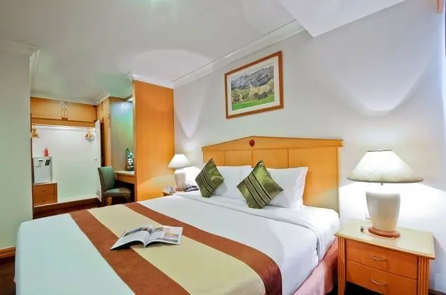 Executive Suite One-Bedroom with Balcony