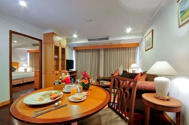 Executive Suite One-Bedroom with Balcony