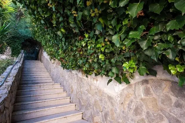 Villa, Sigara İçilebilir