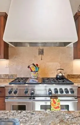 Ev (Adobe Dream - Luxury East Side Adobe )