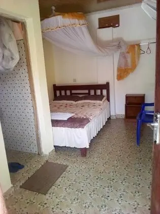 Büyük Yataklı Tek Kişilik Oda