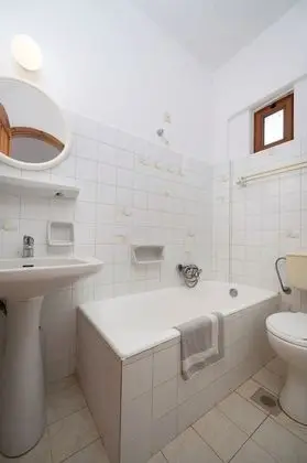 Üç Kişilik Oda