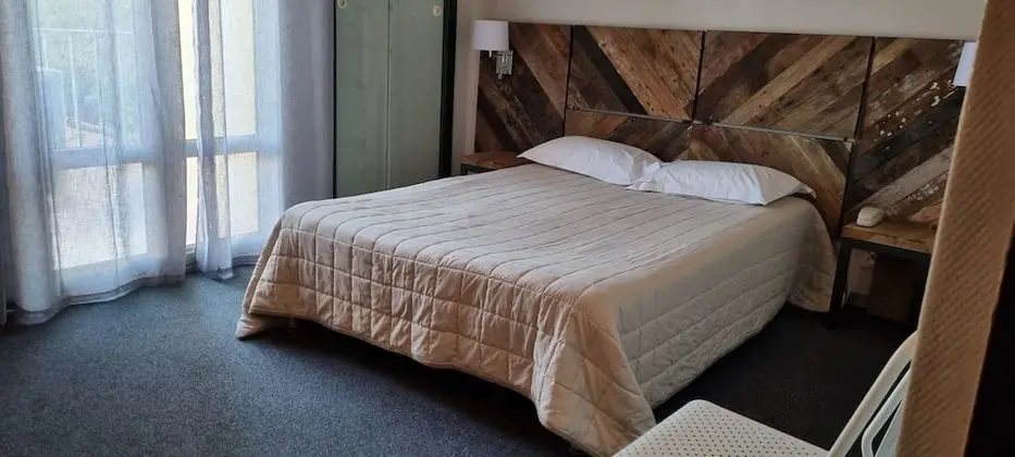 Luxury Tek Büyük Yataklı Oda