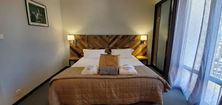 Luxury Tek Büyük Yataklı Oda