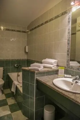 Luxury Tek Büyük Yataklı Oda