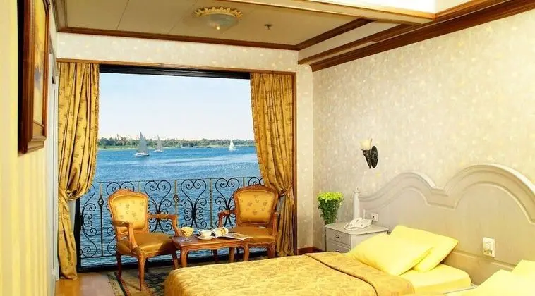 Deluxe Tek Büyük veya İki Ayrı Yataklı Oda