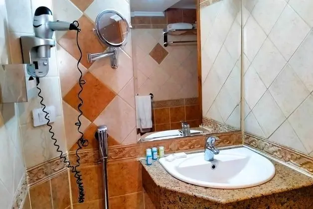 Standard Tek Büyük veya İki Ayrı Yataklı Oda