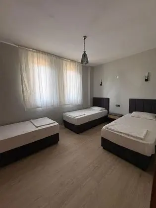 3 Kişilik Oda, Bahçe Manzaralı, Giriş Katı