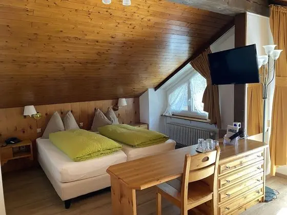 Standard Dört Kişilik Oda, Balkon