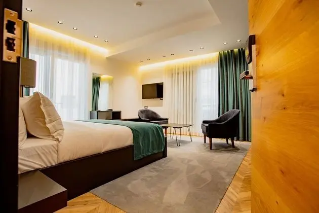 Deluxe Tek Büyük Yataklı Oda