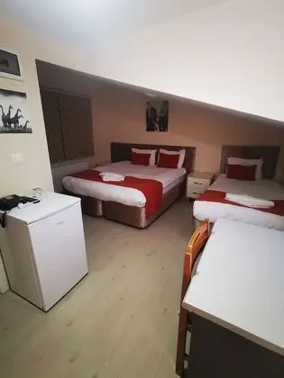 Üç Kişilik Oda, Teras