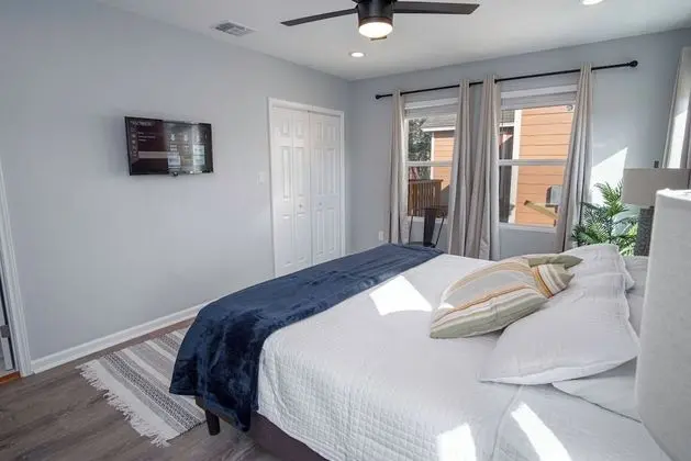 Ev (4 Bedrooms)