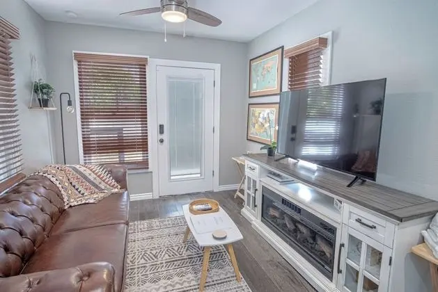 Ev (1 Bedroom)