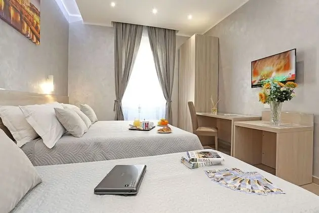 Üç Kişilik Oda, Şehir Manzaralı