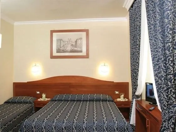 Üç Kişilik Oda