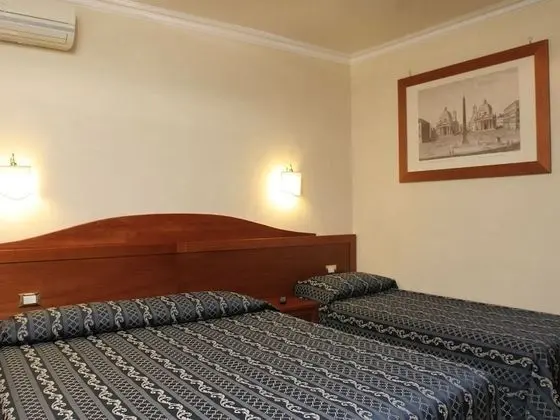 Üç Kişilik Oda