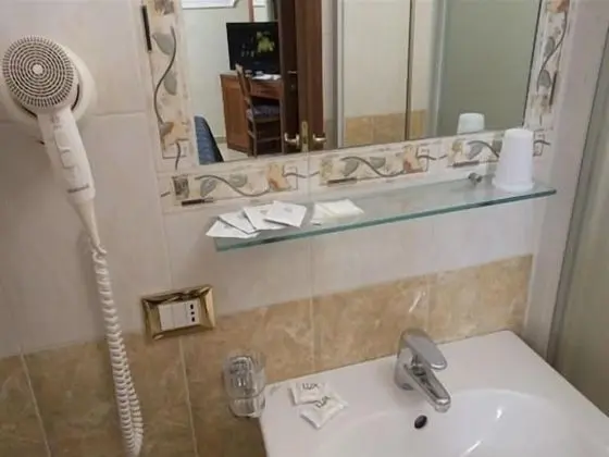 Üç Kişilik Oda