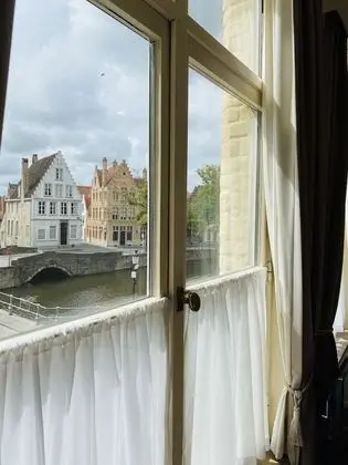Superior Tek Büyük veya İki Ayrı Yataklı Oda, Kanal Manzaralı