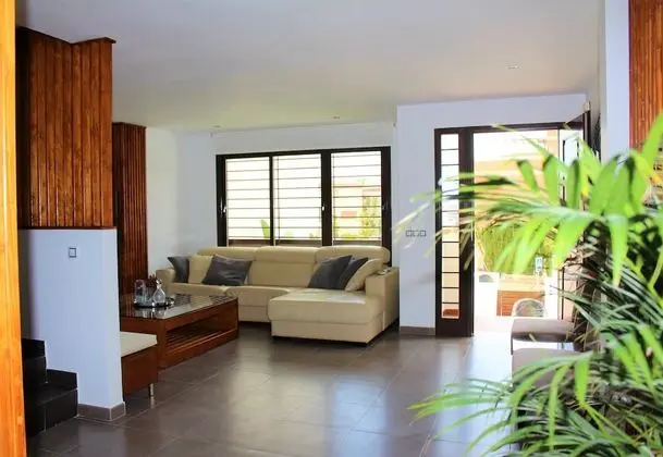 Design Ev, 4 Yatak Odası, Havuz Kullanımı, Denize Bakan